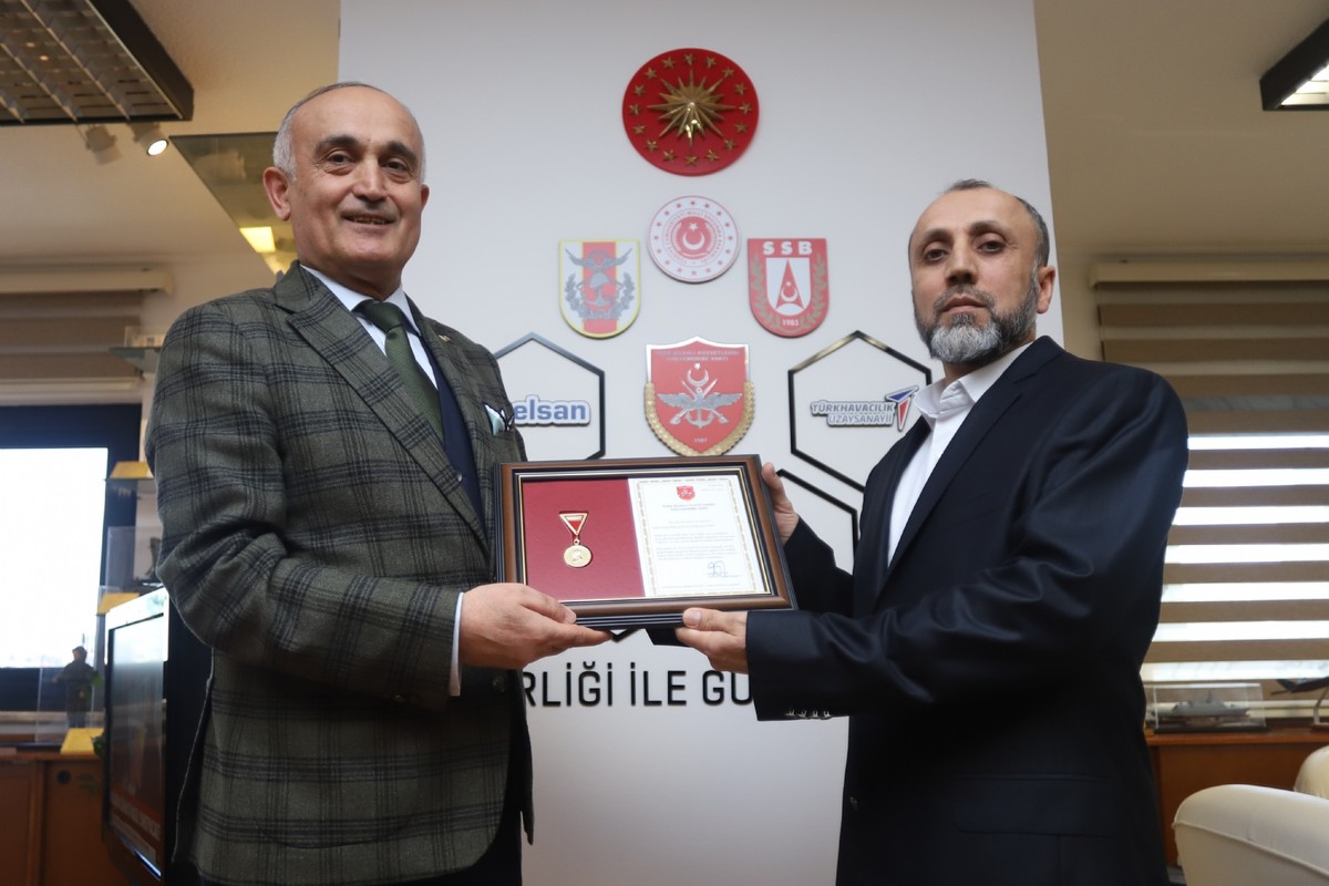 TSK Güçlendirme Vakfı'na 400 bin TL bağışta bulunan Keçiörengücü için madalya töreni yapıldı