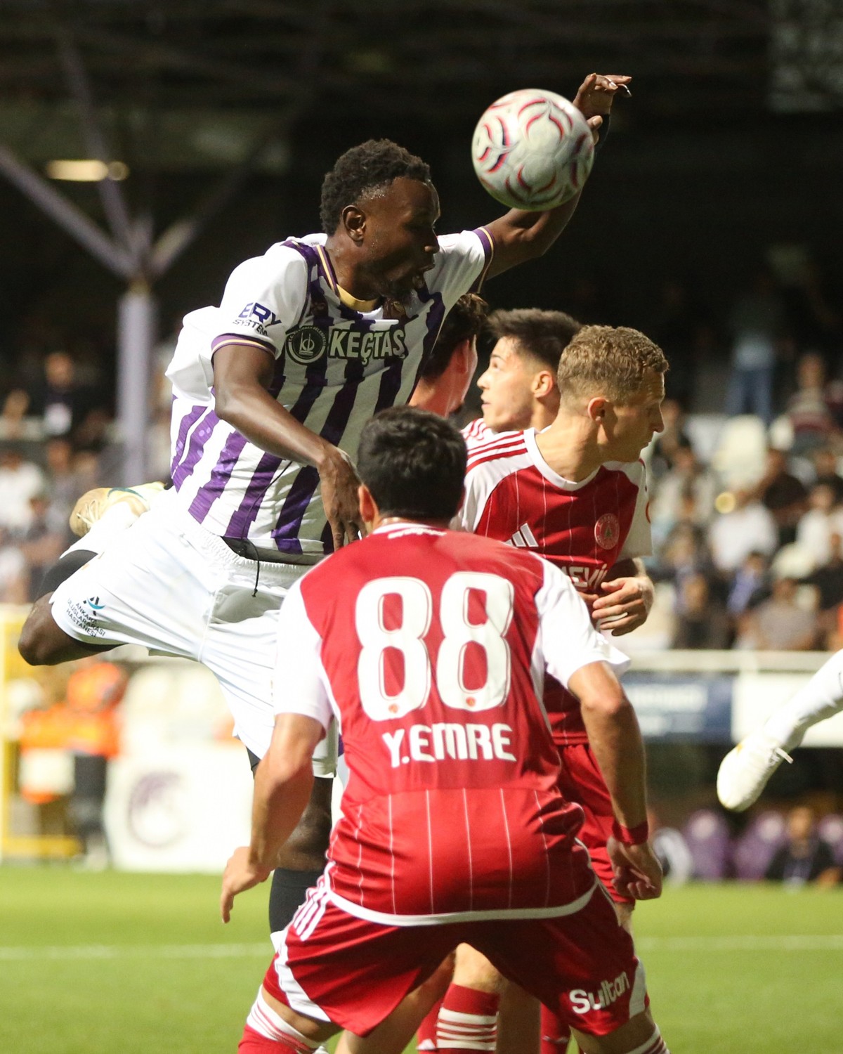 Keçtaş Ankara Keçiörengücü: 2 - Ümraniyespor: 2