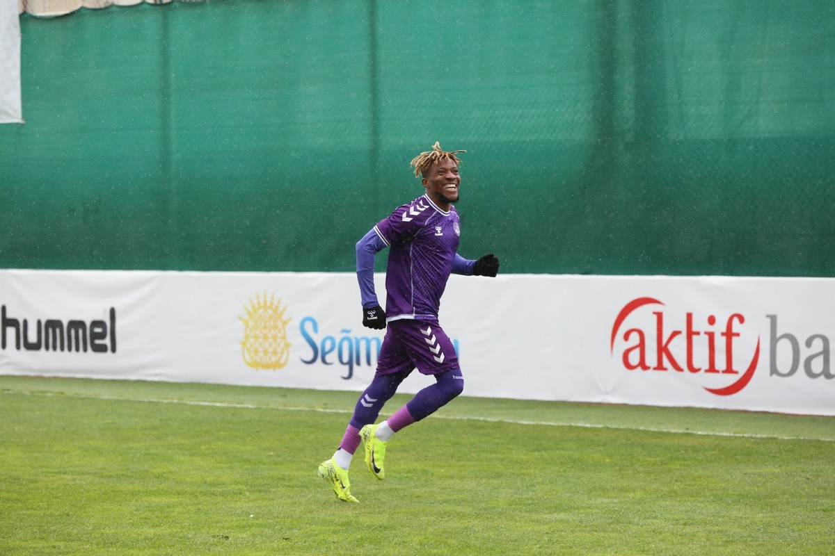 Emre Gökdemir İnşaat Ankara Keçiörengücü: 4 - Kızılkaya Tarım Şanlıurfaspor: 1