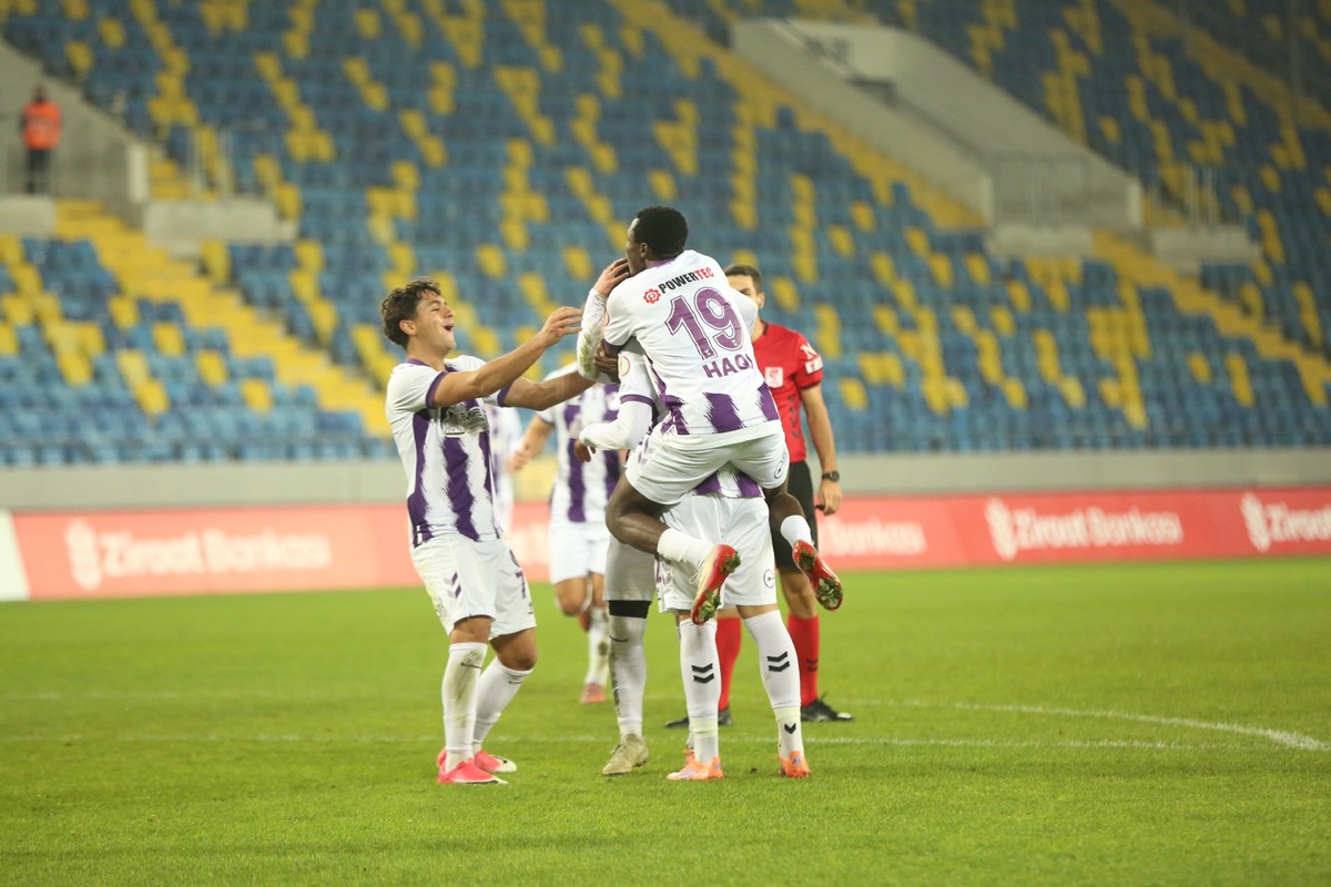Emre Gökdemir İnşaat Ankara Keçiörengücü-3 - Beyoğlu Y.Çarşı Spor A.Ş.-1 (ZTK)