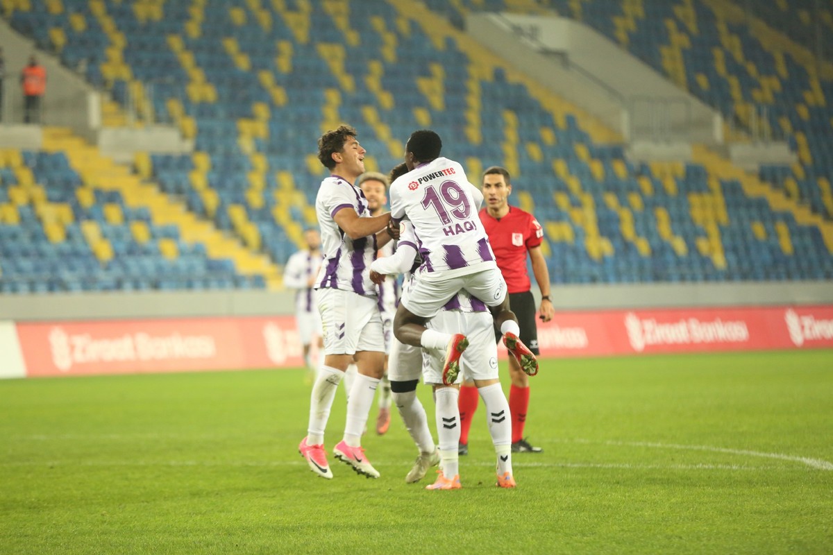 Emre Gökdemir İnşaat Ankara Keçiörengücü-3 - Beyoğlu Y.Çarşı Spor A.Ş.-1 (ZTK)