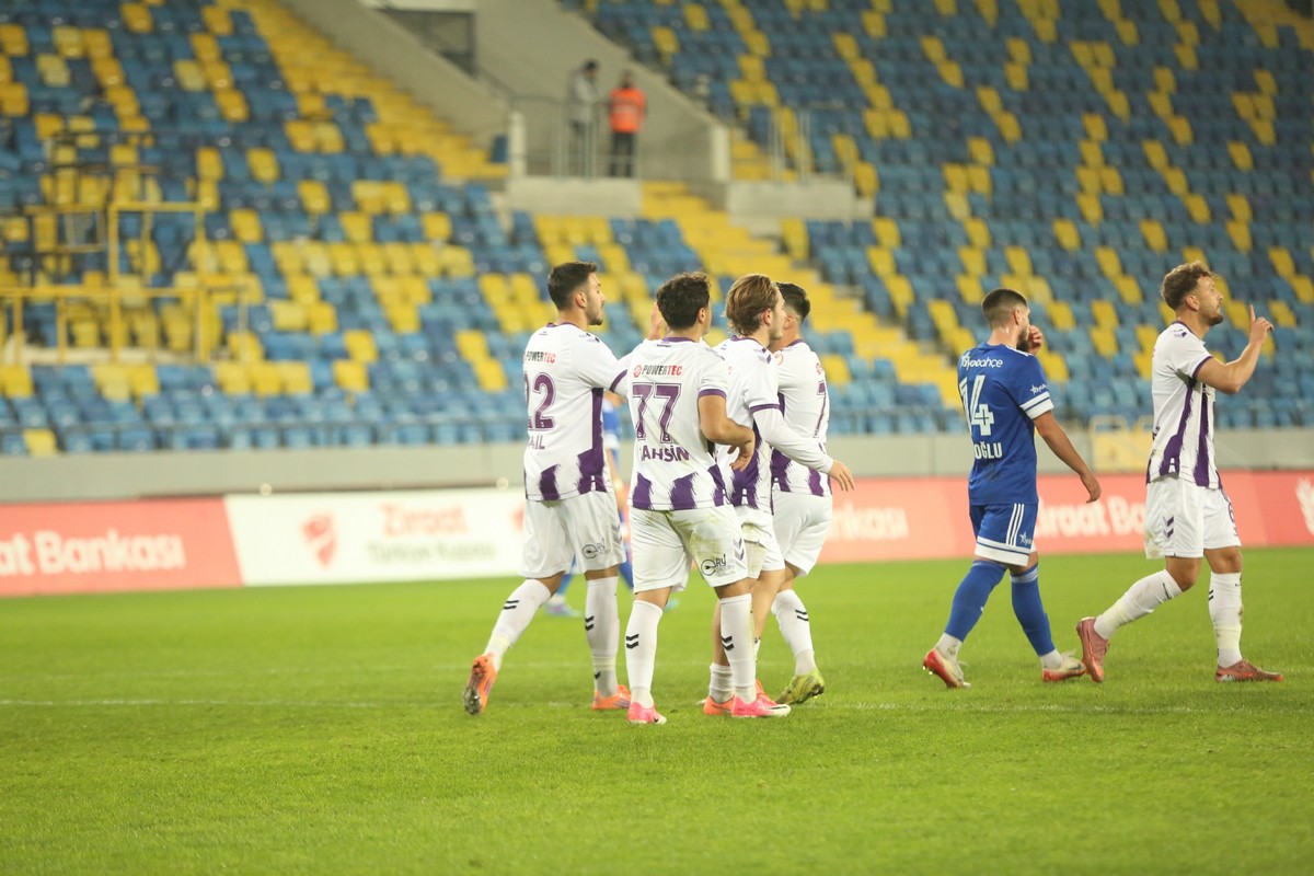 Emre Gökdemir İnşaat Ankara Keçiörengücü-3 - Beyoğlu Y.Çarşı Spor A.Ş.-1 (ZTK)