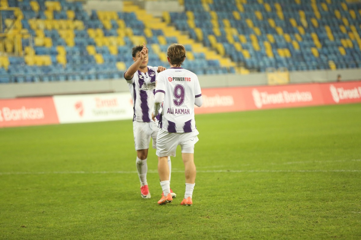 Emre Gökdemir İnşaat Ankara Keçiörengücü-3 - Beyoğlu Y.Çarşı Spor A.Ş.-1 (ZTK)