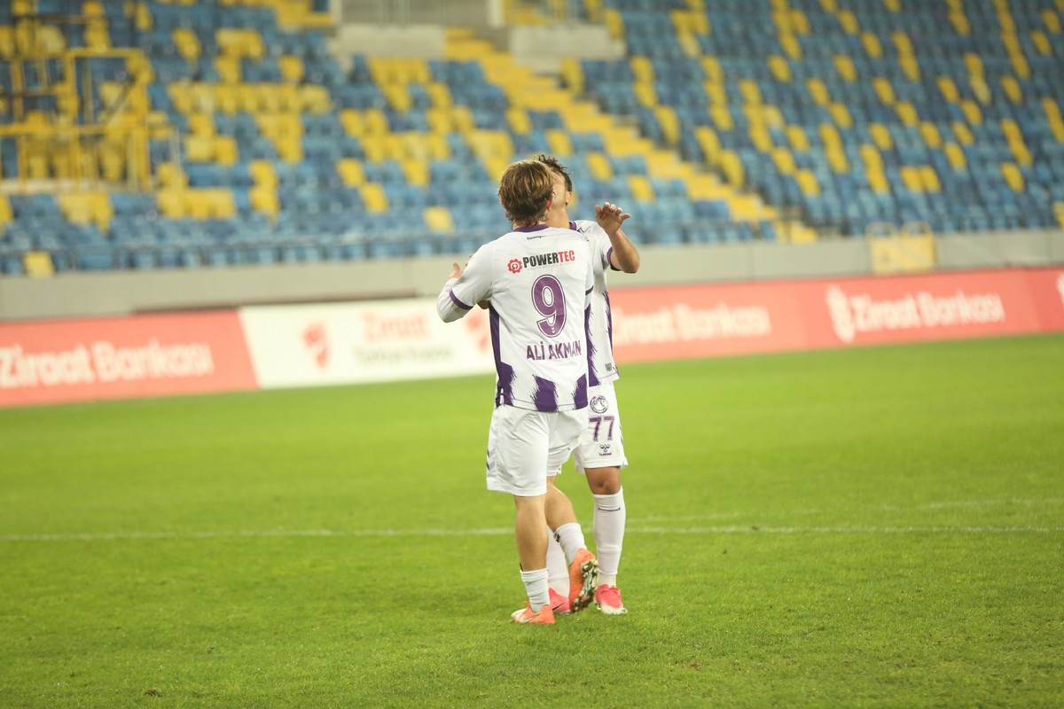 Emre Gökdemir İnşaat Ankara Keçiörengücü-3 - Beyoğlu Y.Çarşı Spor A.Ş.-1 (ZTK)